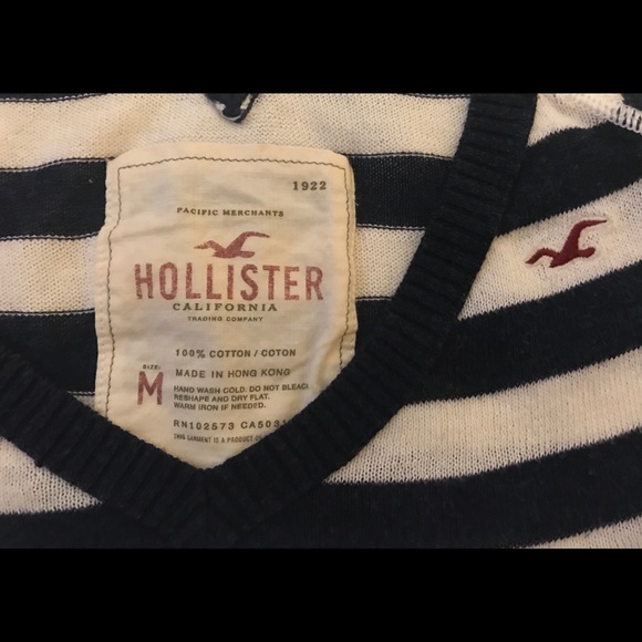 ✨Hollister Blue and White shirt ✨SZ (M) - Picture 5 of 6